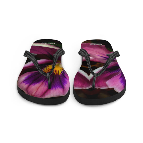 UNed Project 08 Flip-Flops - Image 4