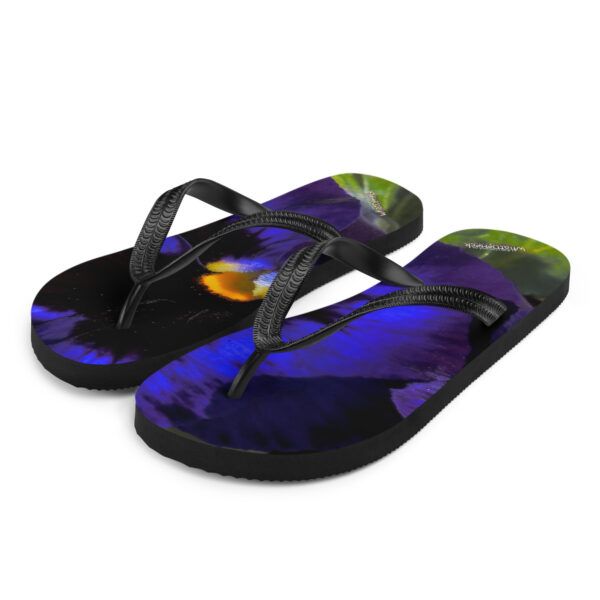 UNed Project 06 Flip-Flops - Image 2