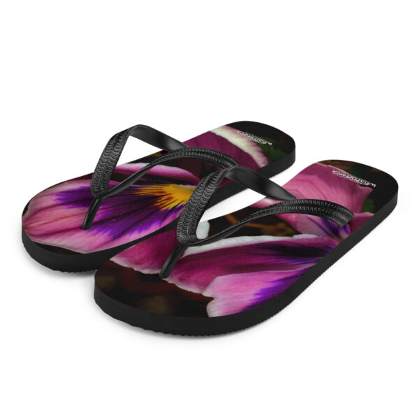 UNed Project 08 Flip-Flops - Image 2