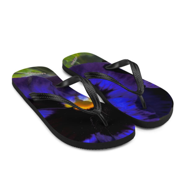 UNed Project 06 Flip-Flops - Image 7