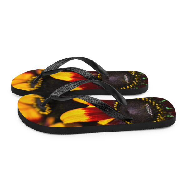 UNed Project 01 Flip-Flops - Image 5