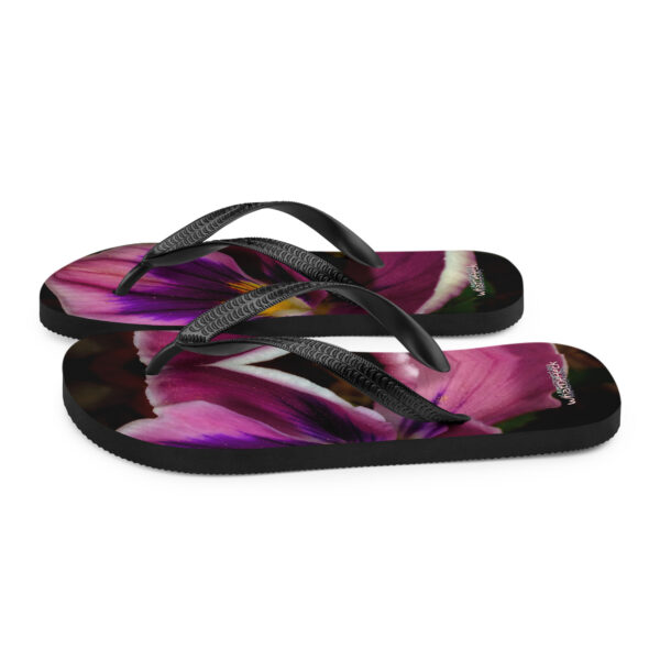 UNed Project 08 Flip-Flops - Image 5