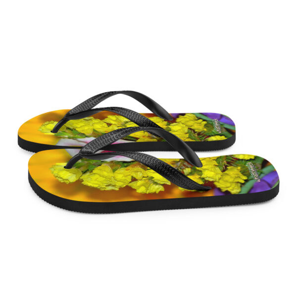 UNed Project 09 Flip-Flops - Image 5