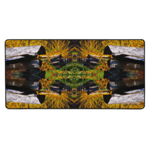 A picture of the bottom part of a mirror.